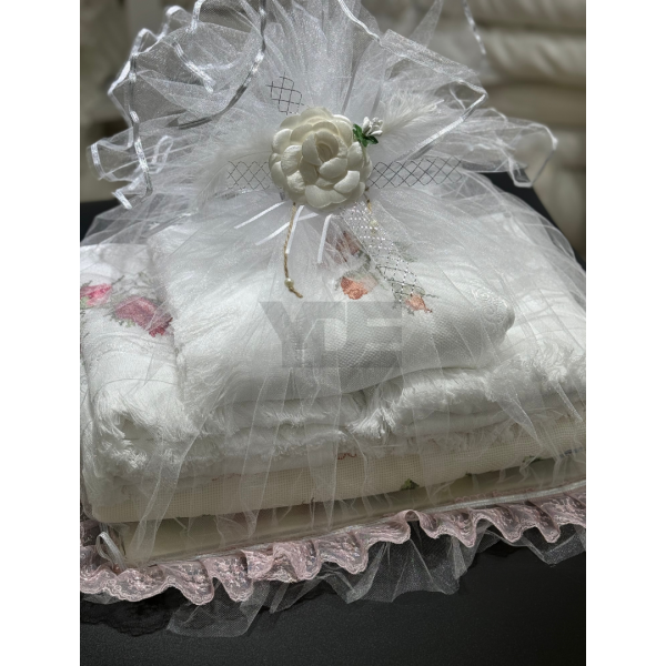 Tüllü çeyiz bohçası – Özel dikim, işlemeli zarif tasarım