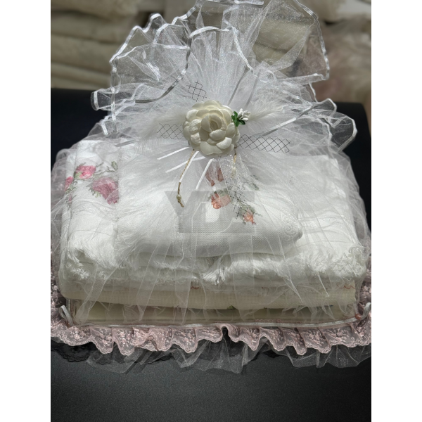 Tüllü çeyiz bohçası – Özel dikim, işlemeli zarif tasarım