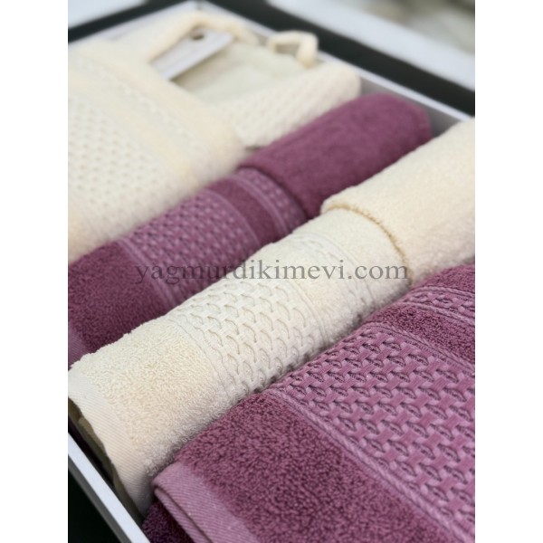  Lüks Aile Bornoz Seti – 2 Bornoz, 2 Büyük Havlu, 2 Baş Havlu, 2 Özel Banyo Sabunu