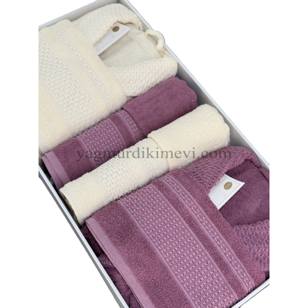  Lüks Aile Bornoz Seti – 2 Bornoz, 2 Büyük Havlu, 2 Baş Havlu, 2 Özel Banyo Sabunu