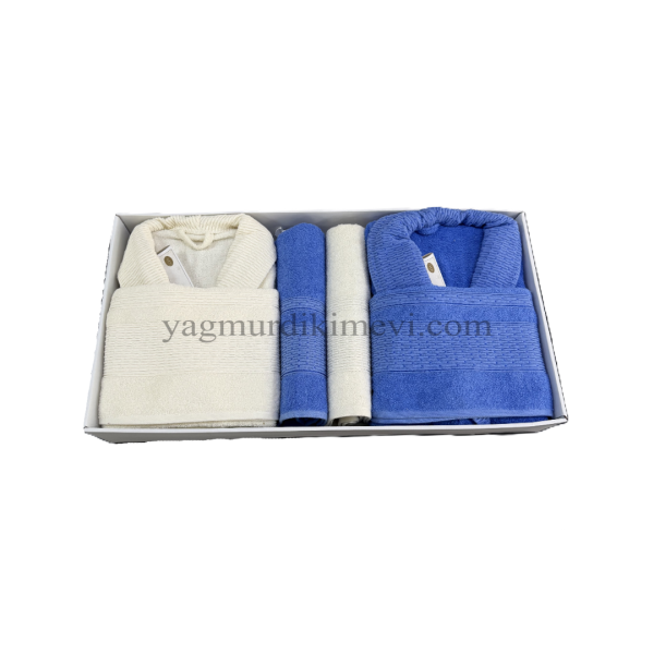  Lüks Aile Bornoz Seti – 2 Bornoz, 2 Büyük Havlu, 2 Baş Havlu, 2 Özel Banyo Sabunu
