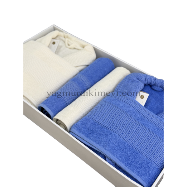  Lüks Aile Bornoz Seti – 2 Bornoz, 2 Büyük Havlu, 2 Baş Havlu, 2 Özel Banyo Sabunu