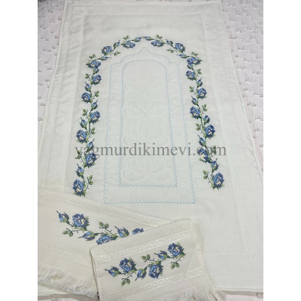  Kanaviçe işlemeli seccade takımı ve havlular