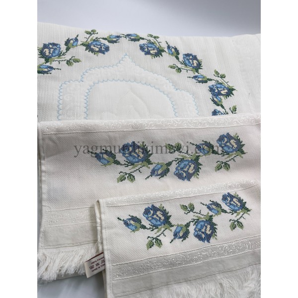  Kanaviçe işlemeli seccade takımı ve havlular