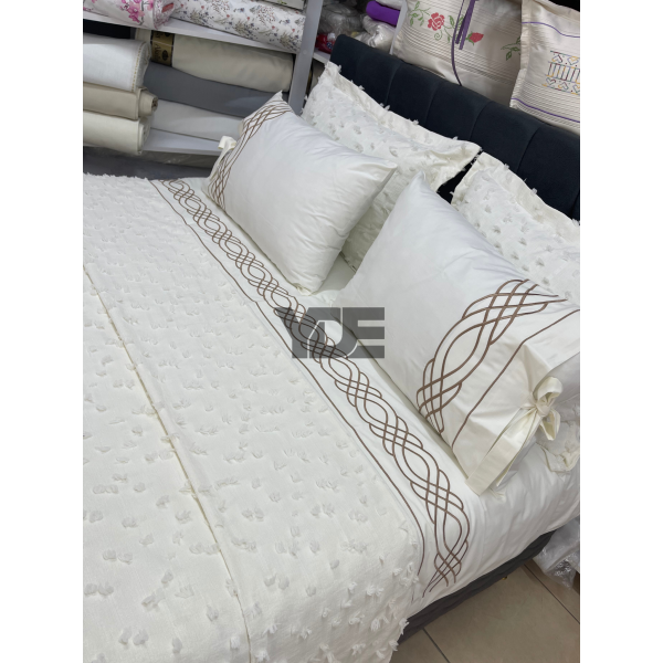 7 Parça Çeyizlik Nakışlı Nevresim Takımı ve Püsküllü Pike Örtüsü